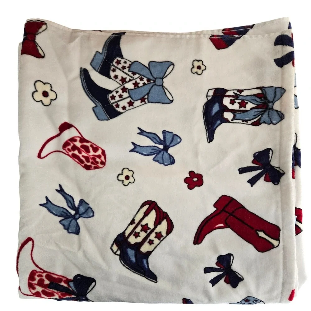 Truly Lou Beach Towel Unisex 36x72 White New Western Cowboy Boots‎ Bows Stars